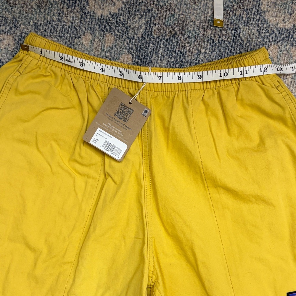 Patagonia Women’s Funhoggers Shorts Surfboard Yellow XS NWT Athleisure Outdoor - Picture 5 of 9